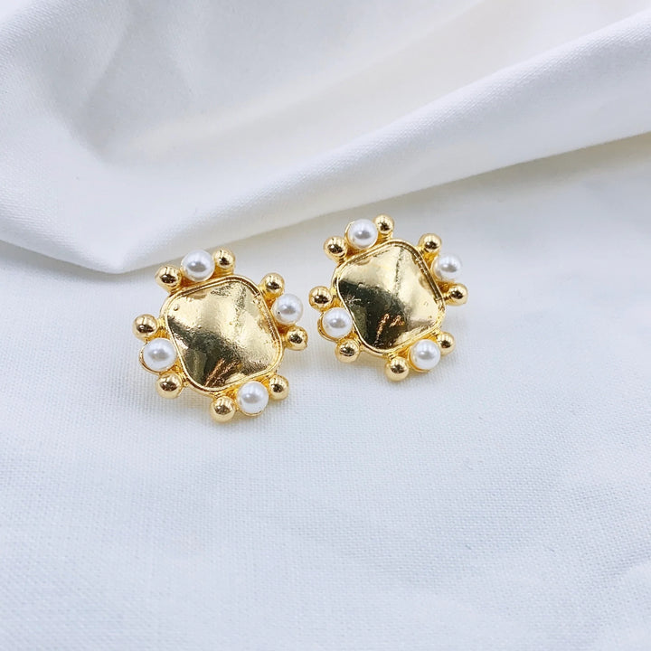 Queen E Stud Earrings